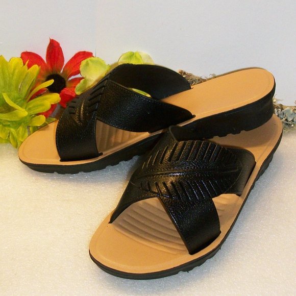 CAROL WRIGHT Sz 8 Black  Slide Sandals "PALM" Flexible 1 1/4" Wedge Heel NWOT - Picture 1 of 12